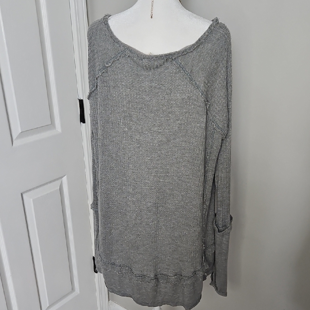 Free People We the Free Laguna Waffle Knit Gray Raw Hem Boho Oversized Top Small - Picture 9 of 11